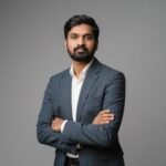 freepik__indian-man-pose-proffessional-bg__86068